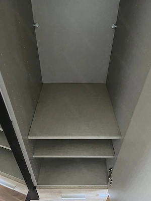 Mömax-Kleiderschrank Bild 4
