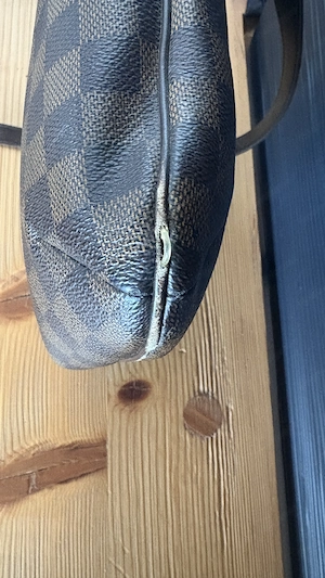 LOUIS VUITTON Bloomsbury Leder Umhängetasche Bild 7