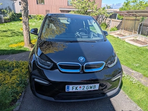 BMW I3 mit elektrischem Dreh- Schwenksitz für Beifahrer mit Handycap.  Bild 2