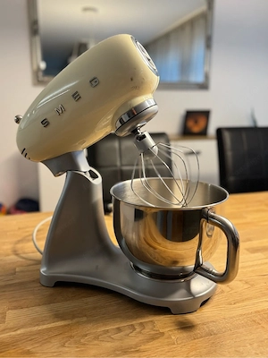 Smeg Küchenmaschine Retro Bild 2