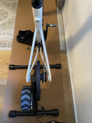 Zwift Ride + Wahoo Kickr Core Smart Trainer Bike, Heimtrainer Bild 3
