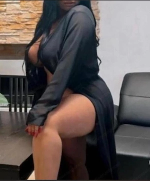 Neue Turkish  dame in der Stadt  Bild 4