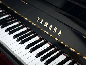 Yamaha U10BL Klavier-Made in Japan-sehr guter Zustand inkl. Gratis Lieferung(*) Bild 4