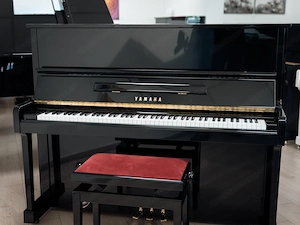 Yamaha U10BL Klavier-Made in Japan-sehr guter Zustand inkl. Gratis Lieferung(*)