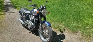 Triumph Bonneville T100 Bild 3