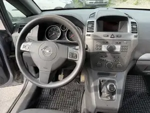 Opel Zafira Bild 2