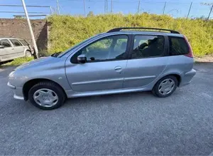 Peugeot 206 Bild 8
