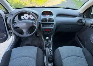 Peugeot 206 Bild 5