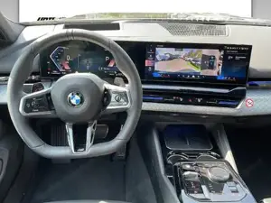 BMW 520d xDrive M Sportpaket // elektr. Anhängerkupplung // HiFi H+K // elektr. Sitze mit Memory Bild 7