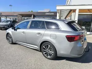 Toyota Avensis Bild 8