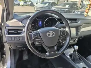 Toyota Avensis Bild 12