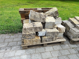 Muschelkalk Steine Mauer Trockenmauer Garten Bild 3
