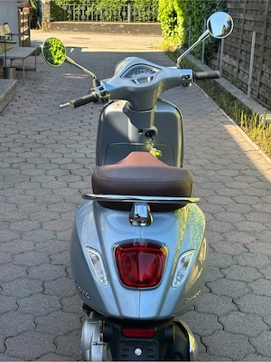 Vespa Primavera 50 4 Takt Bild 2