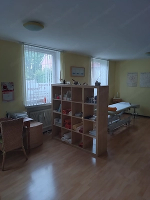 Massagepraxis halbtags oder in Teilzeit zu vermieten.