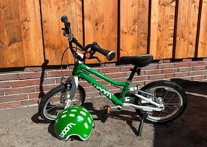 Fahrrad für Kinder Woom 2 in Grün mit Helm   sehr guter Zustand Bild 2