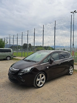 Opel Zafira Tourer Opel Zafira Tourer 195 PS BiTurbo 7-Sitzer Vollaus Kombi   Family Van Bild 2