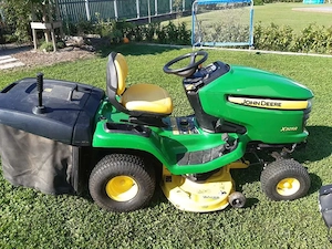 John Deere Rasenmähertraktor Bild 2