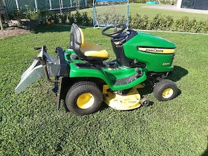John Deere Rasenmähertraktor Bild 4