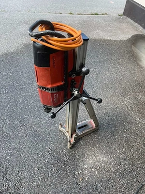 HILTI Kernbohrgerät Maschine Bild 2