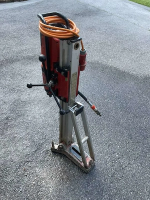 HILTI Kernbohrgerät Maschine Bild 3