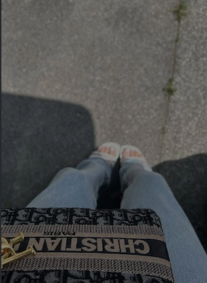 Verkaufe fußbilder von mir für mehr Interesse schreibt mir 
