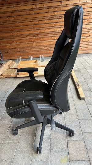 Gaming- Bürostuhl   defekt, für Bastler oder Ersatzteile Bild 3