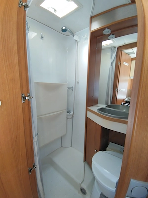 Wohnmobil LMC Münsterland Breezer 564 G Bild 6