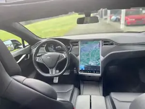 Tesla Model S Bild 11