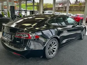 Tesla Model S Bild 8