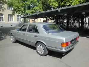 Mercedes 380 SE V8   W126 Oldtimer | Erstbesitz | gepflegt Bild 5