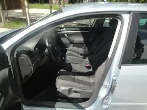 VW Golf 5 1.6 Benzin | Pickerl neu | Viele Neuteile | Top Zustand Bild 7