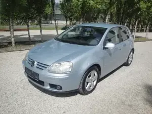 VW Golf 5 1.6 Benzin | Pickerl neu | Viele Neuteile | Top Zustand Bild 2