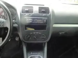 VW Golf 5 1.6 Benzin | Pickerl neu | Viele Neuteile | Top Zustand Bild 10