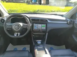 MG ZS Luxury 70 kWh maximale Reichweite 115 kW (156 P... Bild 8