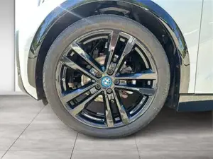 BMW i3 Sportpaket // Rückfahrkamera // Glasdach elektr. // Komfortzugang Bild 6