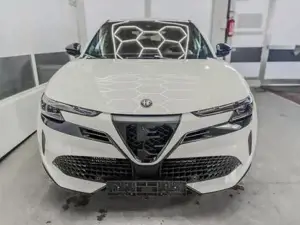 Alfa Romeo Junior Speciale IBRIDA MATRIX ACC KEYLESS NAVI 1.2 E-D... Bild 2