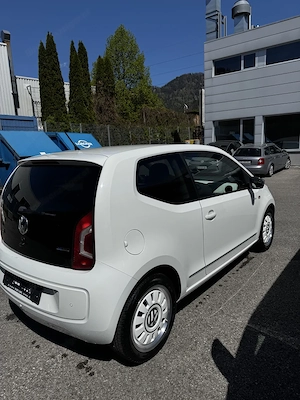 VW White Up Highline Bild 3