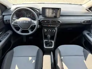 Dacia Jogger Extreme 1.0 TCe 110 7-Sitzer-AHK-Kamera-LED-App... Bild 7