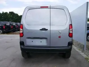 Peugeot Partner Dangel 4x4 L1 2.0t BlueHDi PDC*KLIMA*RADIO-DAB*... Bild 2