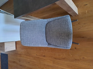 Verkaufe meinen Holztisch mit Stühlen Bild 4