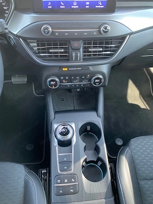 Ford Focus Focus Traveller 1,5 EcoBoost Automatik Titanium Business, ACC, AHK, 53900KM ! Bild 3