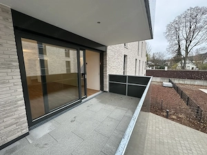 Traumhafte zwei Zimmer Wohnung in Höchst  Bild 2