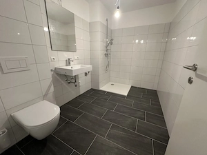 Traumhafte zwei Zimmer Wohnung in Höchst  Bild 5