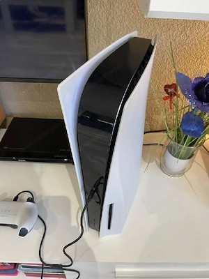 Sony PlayStation 5  Bild 2
