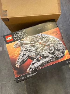 Lego Star Wars 75192 Millennium Falcon UCS Bild 2