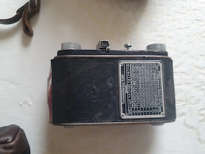 Mehrere historische Fotoapparate Bild 7