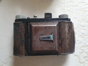 Mehrere historische Fotoapparate Bild 8