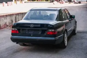 Mercedes-Benz E-Klasse Bild 11