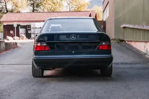 Mercedes-Benz E-Klasse Bild 19