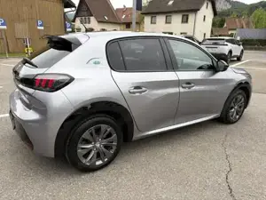 Peugeot 208 Bild 4